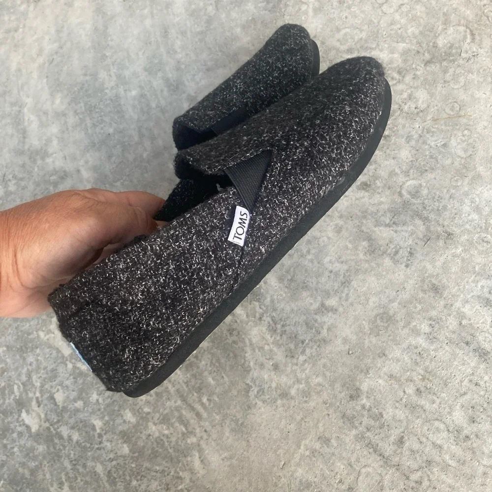 Toms fabric upper men’s Sz 10 loafer shoes - Picture 5 of 8